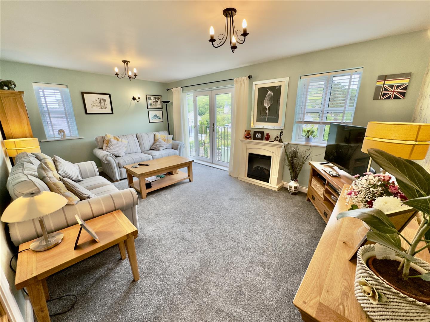 Y Maes, Nefyn, Pwllheli